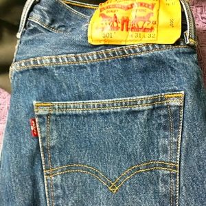 Mens levi jeans 31x32 501